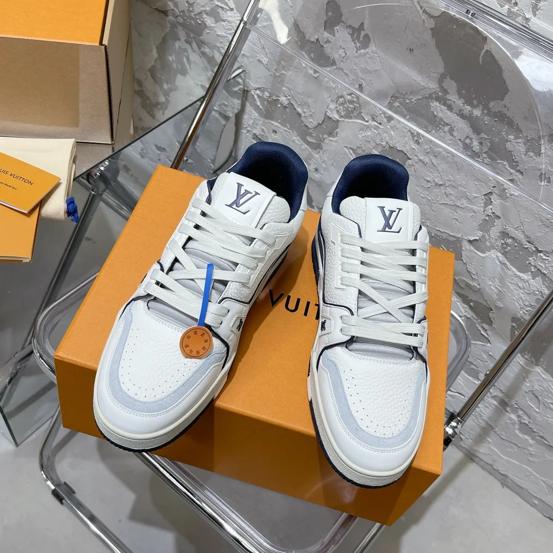 👟👟Ex-factory price 840👟👟 Women's shoes Women's clothing Couple code # Top purchasing version LV trainer "Couple limited series casual sports basketball shoes, good-looking and handsome, every color is huge and beautiful! A must-have item for fashionistas 🛍 Original custom-made embossed grained calfskin (non-market microfiber leather) Everyone needs to distinguish!) Symmetrical old pattern washed denim; all accessories and accessories are customized according to the original 1:1. Even the color matching of the original is the same private model T👟👟The factory price is U outsole. Many small designs must be original to see the quality, the quality is in the details! The original consistent chip tag can be purchased directly from the LV official website 😏 The full set of Jingmei aircraft box packaging Please be sure of our quality‼ ️Please pay attention to the common materials on the market! Size: 35-44 (Male 38/45 custom-made, non-refundable)